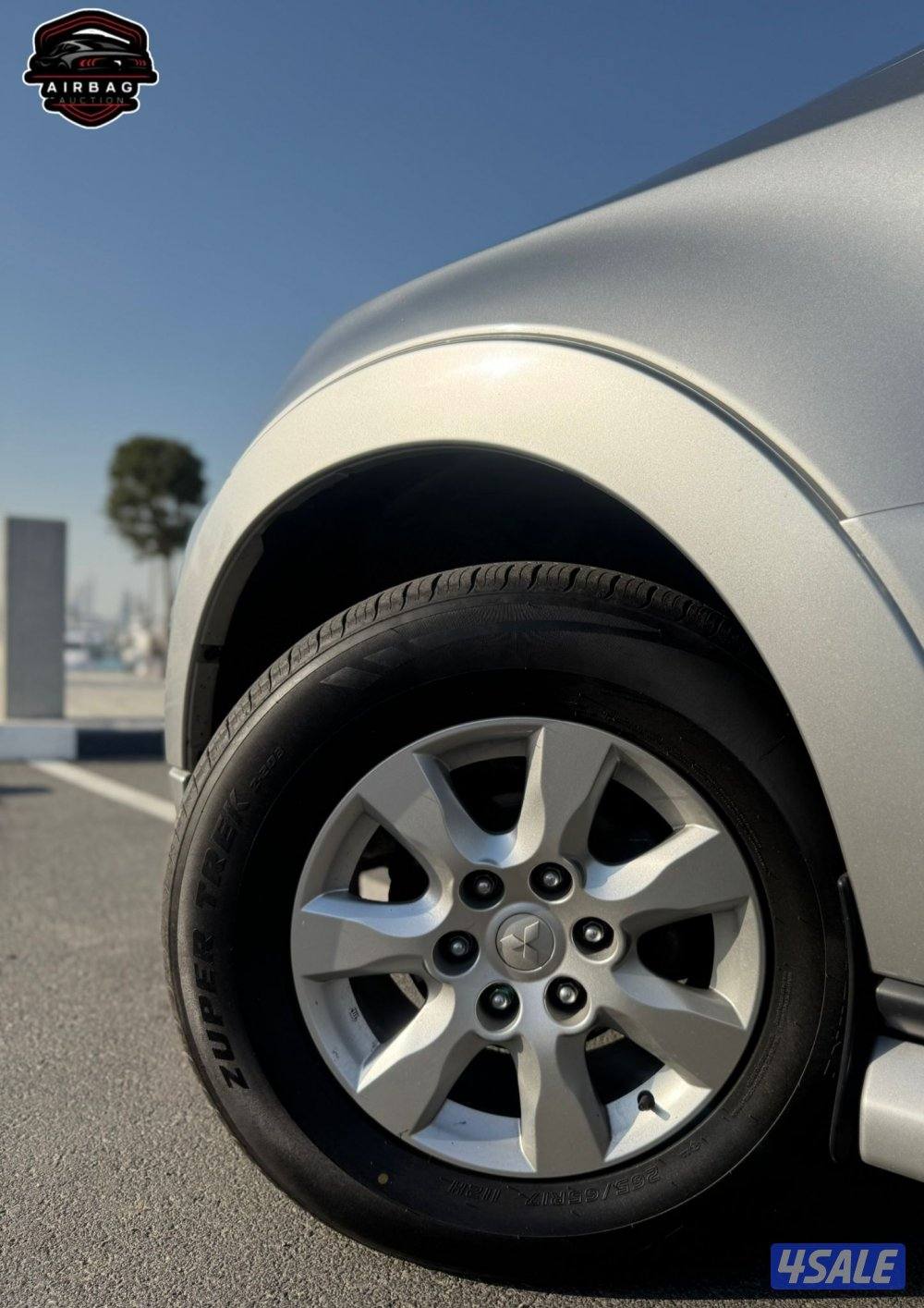 باجيرو موديل 2022 
عداد  72 الف _ 
ماكينه 3.5  سى سى_ صبغ الوكالة5