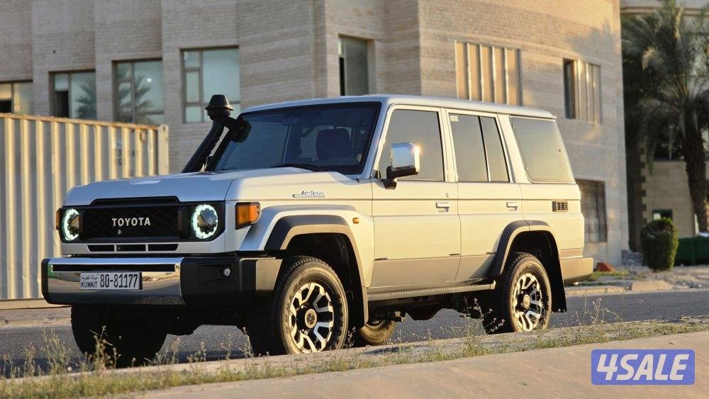 للبيع جيب تويوتا شاص (نص) 2025 أوتوماتيك1