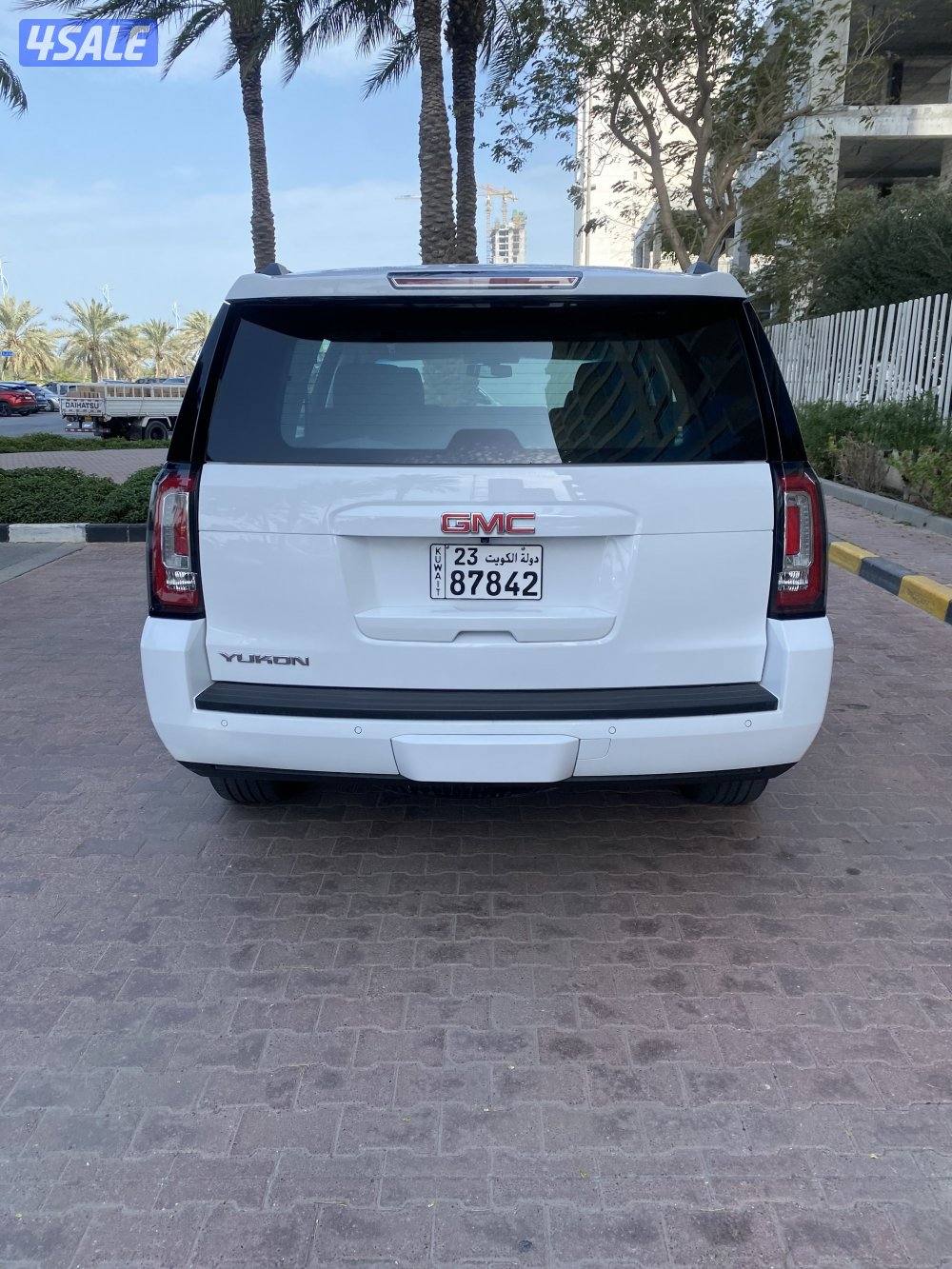 يوكن صبغ الوكاله  بحاله ممتازه موديل 2017 ماشي 1875