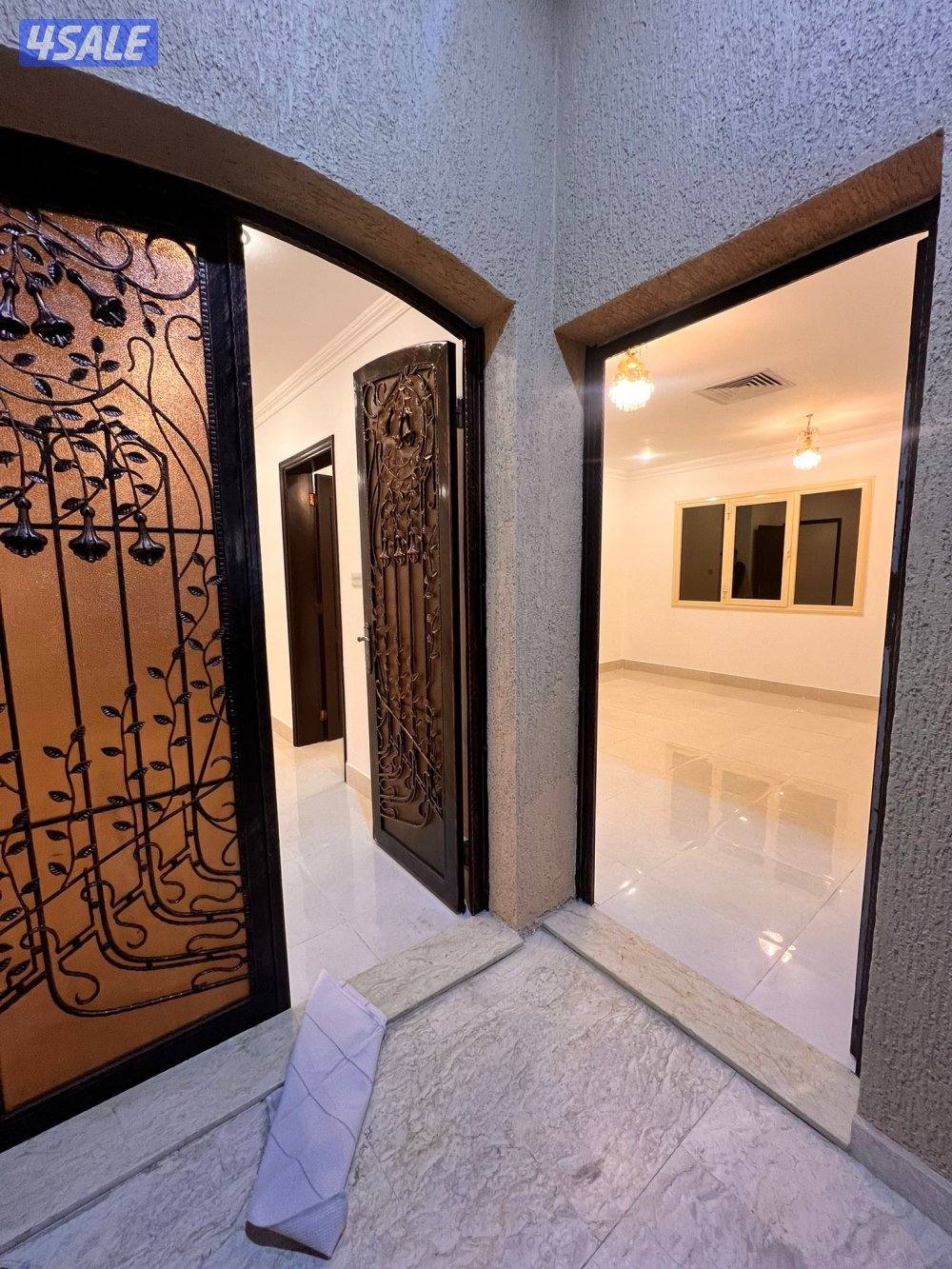 فيلا للإيجار في بيان  ٣ صالات وخمس غرف7