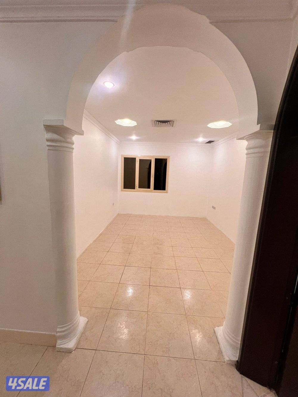 فيلا للإيجار في بيان  ٣ صالات وخمس غرف9