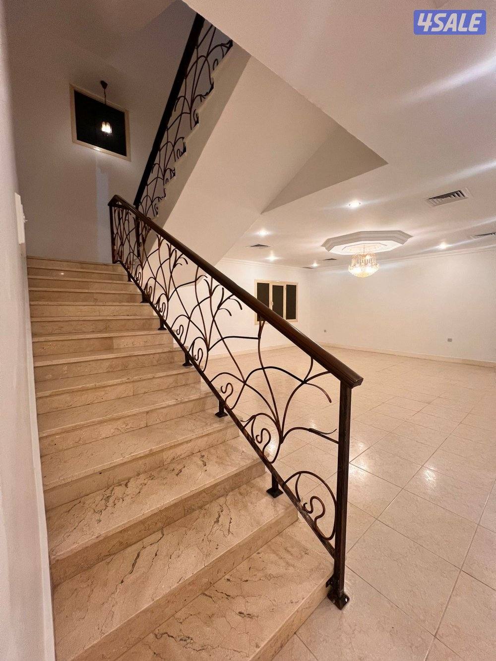 فيلا للإيجار في بيان  ٣ صالات وخمس غرف10
