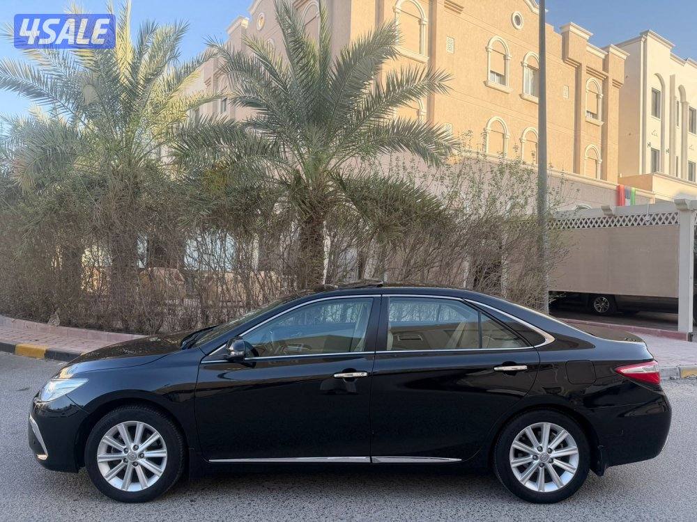 للبيع كامري عداد قليل0