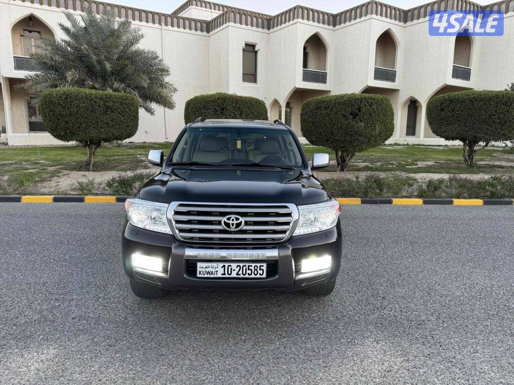 للبيع تويوتا لاندكروزر VXR ‏شرط الفحص موديل 20102
