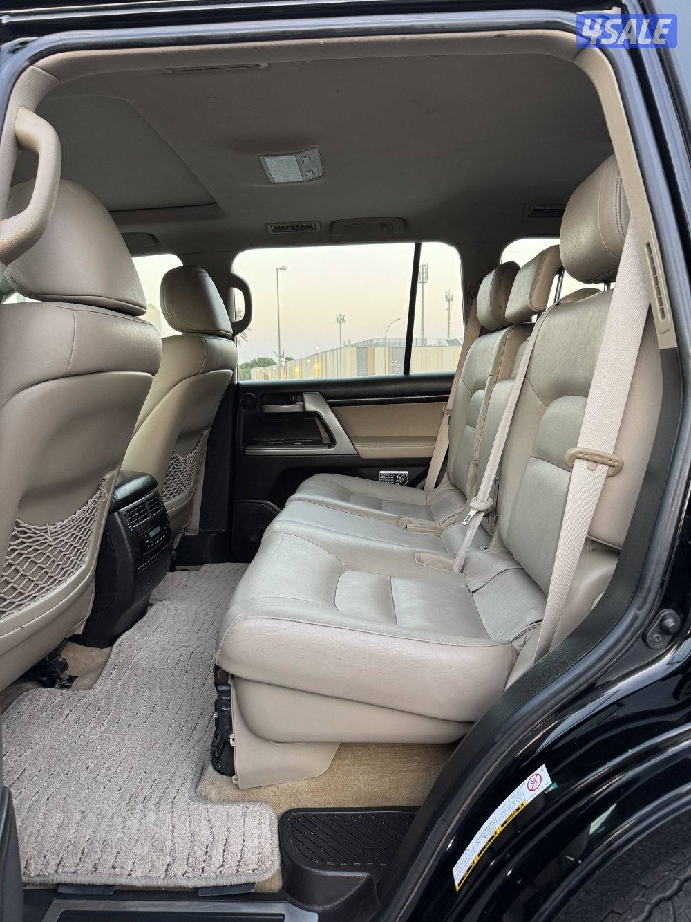 للبيع تويوتا لاندكروزر VXR ‏شرط الفحص موديل 201010