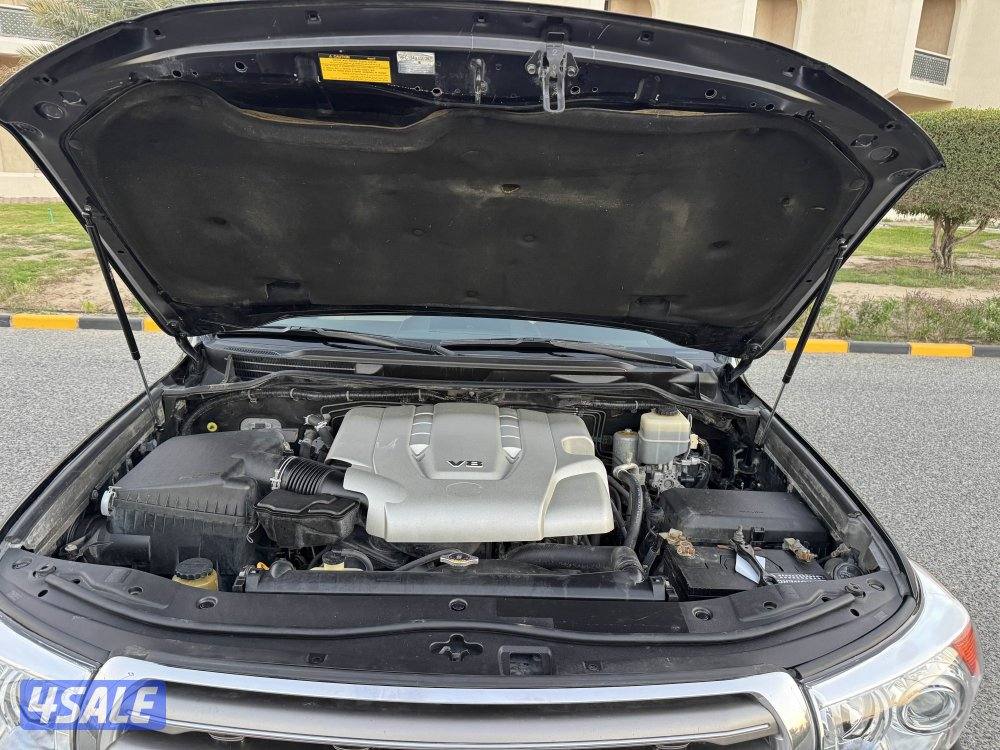 للبيع تويوتا لاندكروزر VXR ‏شرط الفحص موديل 201012