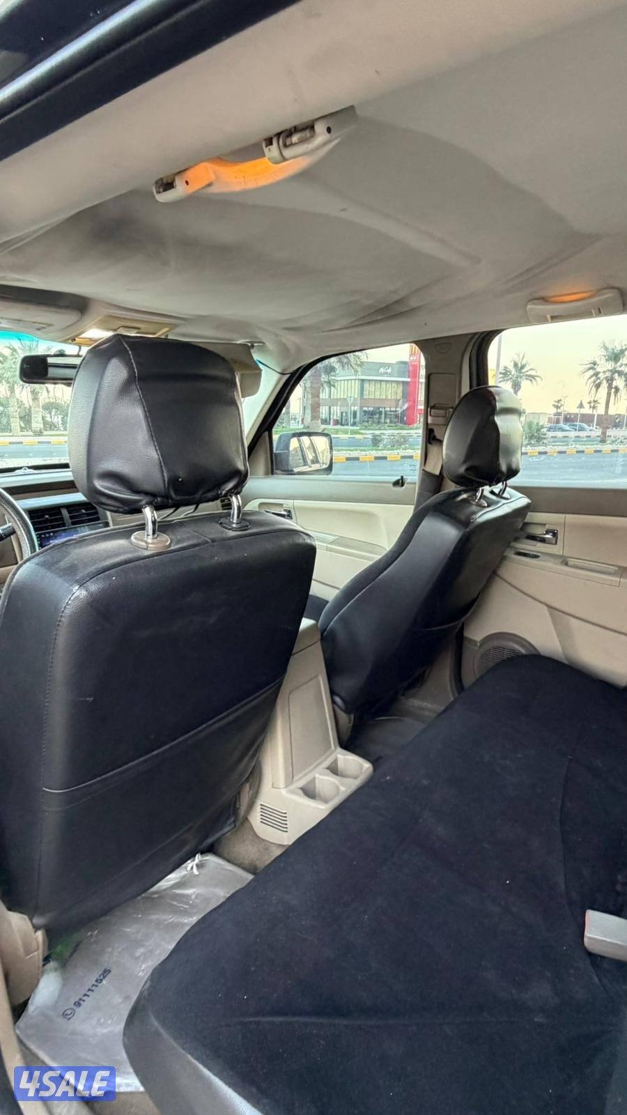 جراند شيروكي موديل 2012 / بحاله ممتازه12