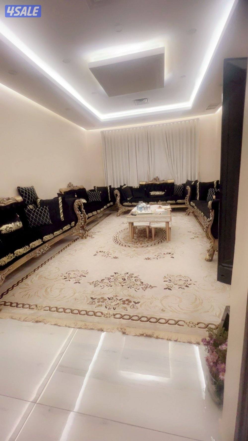 للبيع كراسي جلوس وطاولة طعام0