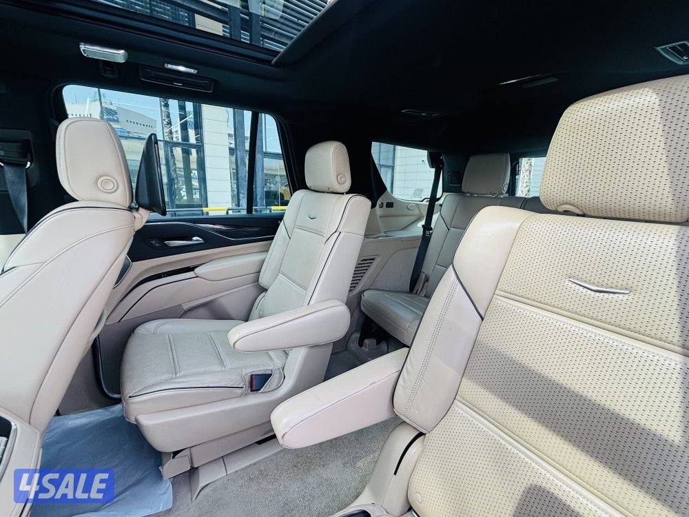 Cadillac Escalade model 20211