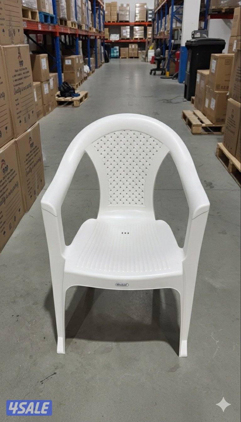 كراسي بلاستيك – جديدة وتوصيل مجاني0