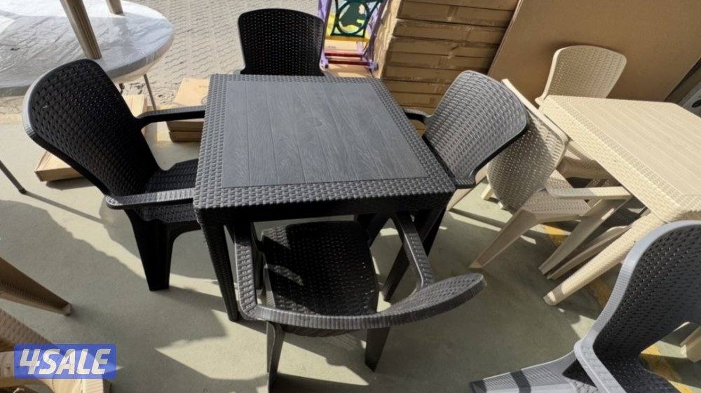 طقم طاولة خارجية – جديد وتوصيل مجاني1