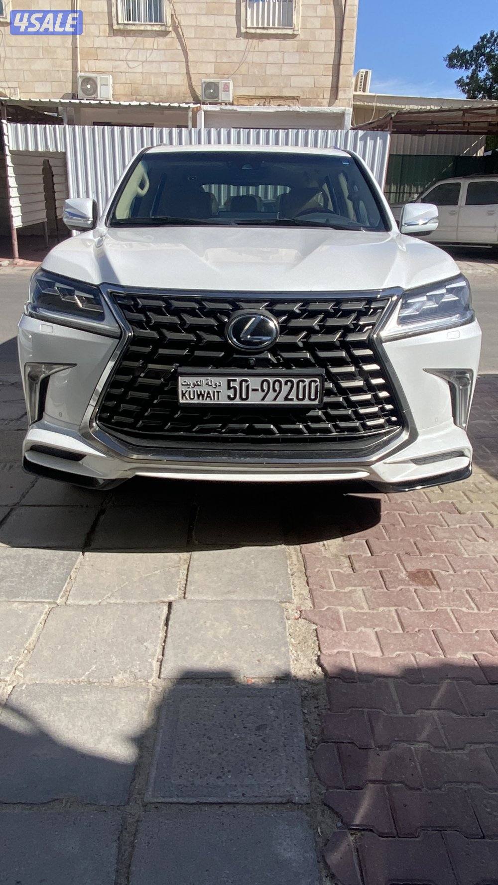 للبيع جيب لكزس كامل المواصفات شرط الفحص 20160