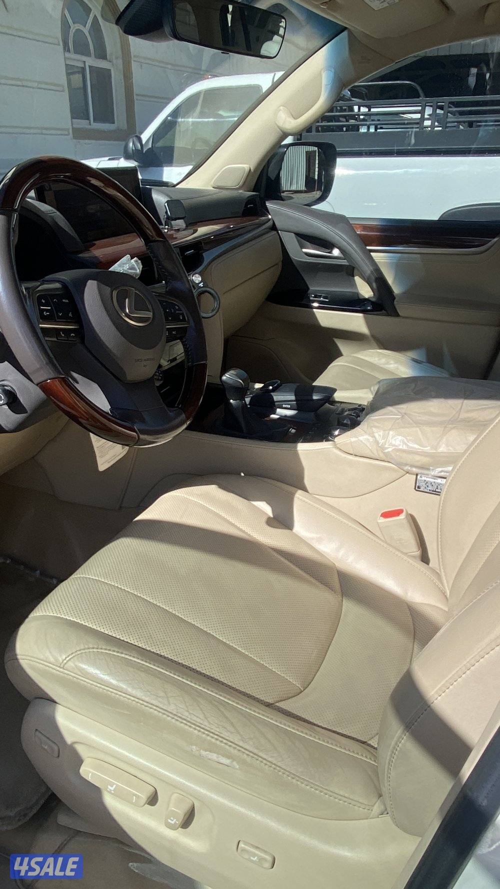 للبيع جيب لكزس كامل المواصفات شرط الفحص 20163