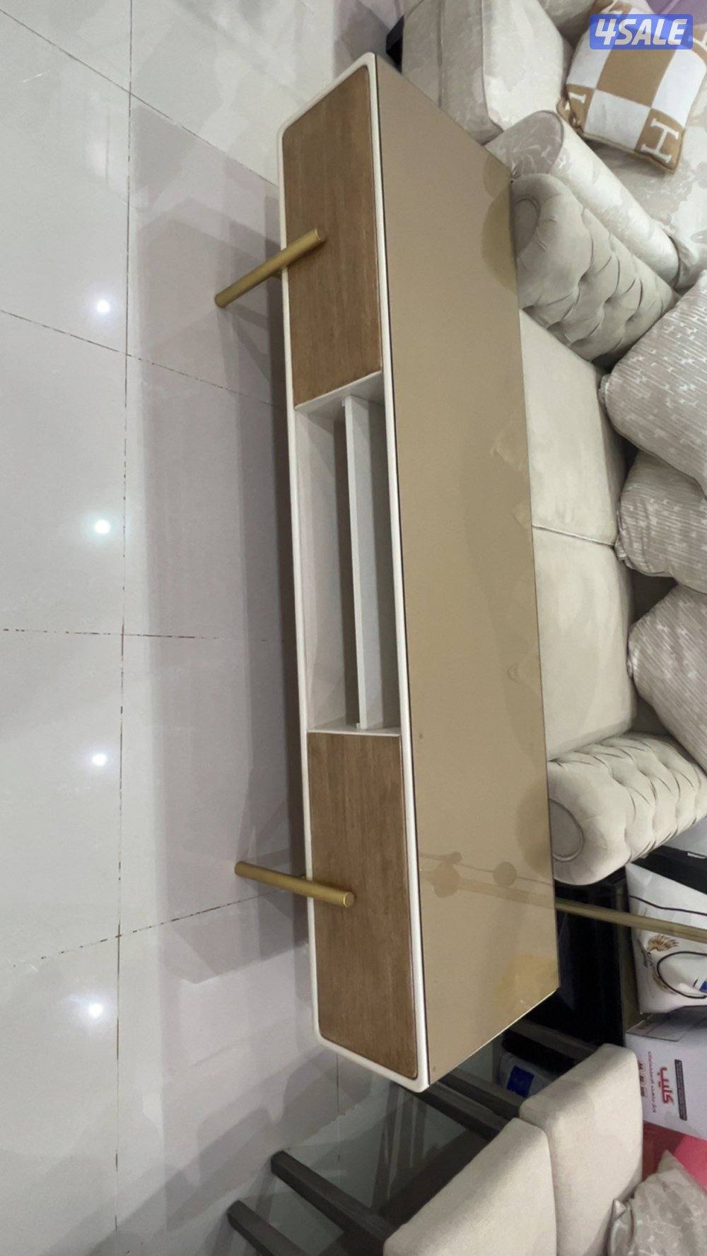 طاولات للبيع شررط نظييفه1