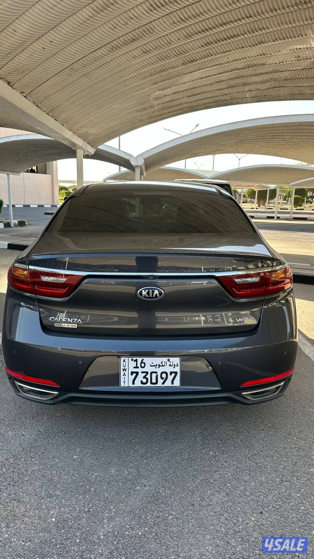 للبيع كيا كادينزا موديل 20192