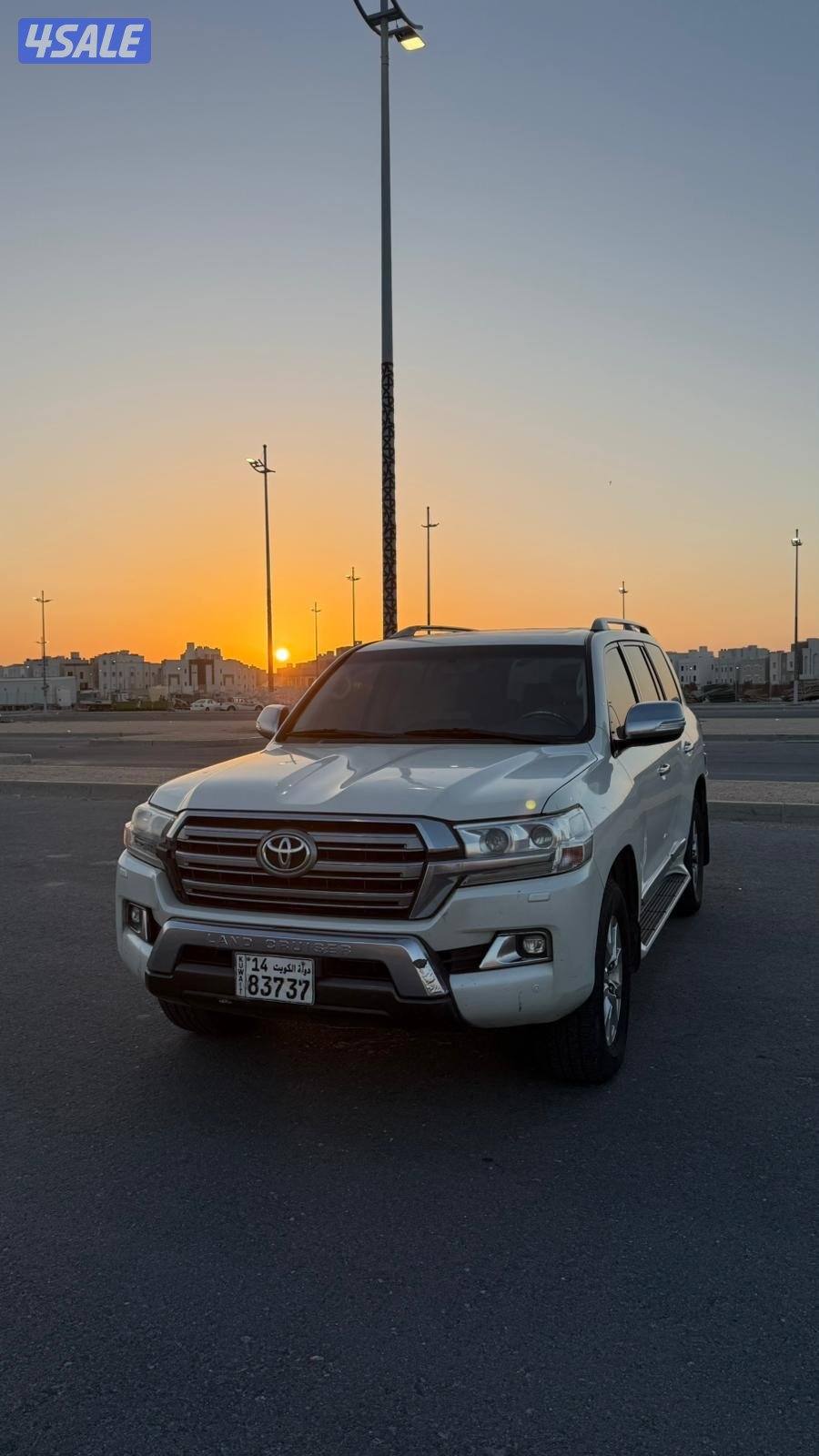 لاندكروزر موديل 20162