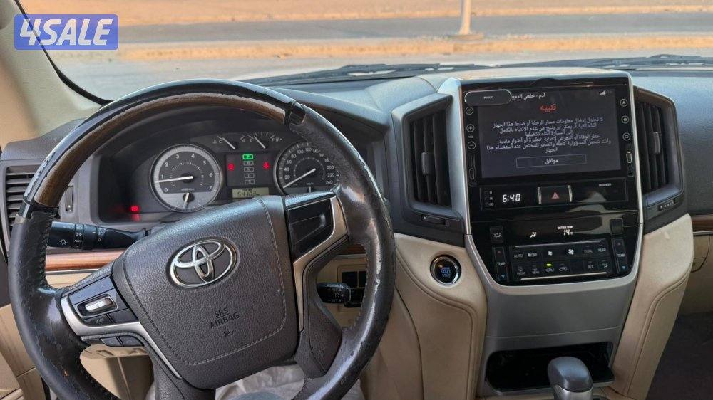 لاندكروزر موديل 20163