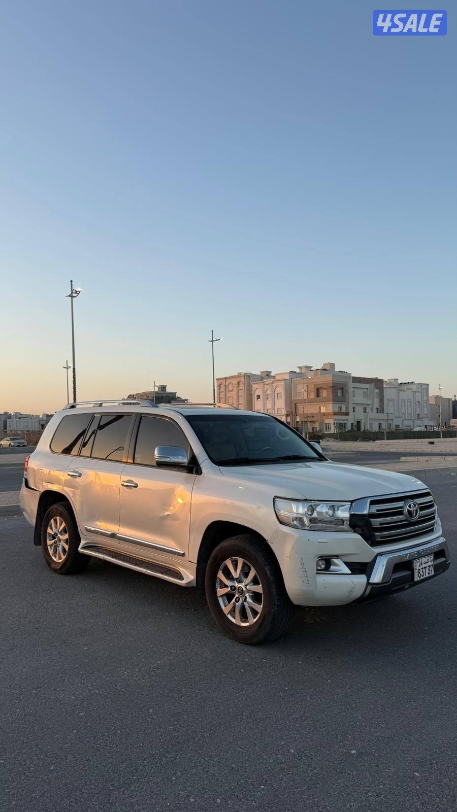 لاندكروزر موديل 20164