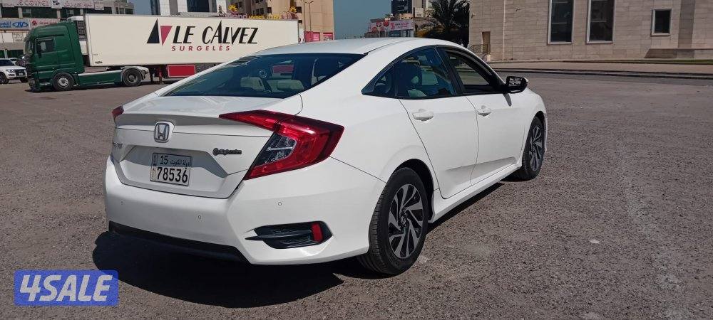 هوندا سيفيك 2017 عداد قليل 113 ألف كم بحالة الوكالة4