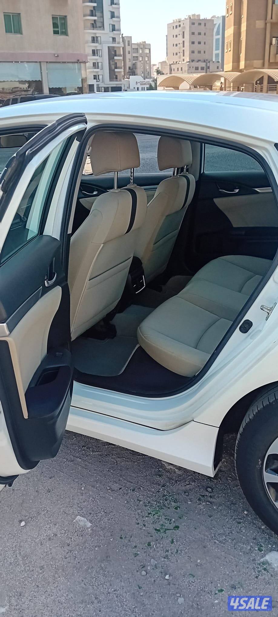 هوندا سيفيك 2017 عداد قليل 113 ألف كم بحالة الوكالة11