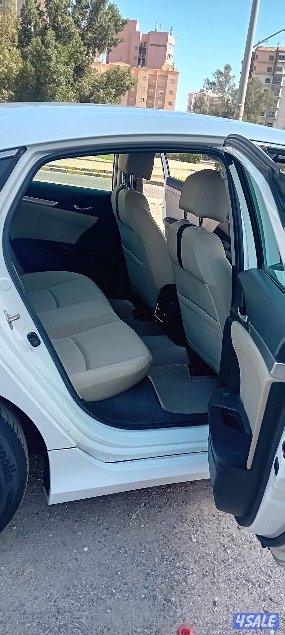 هوندا سيفيك 2017 عداد قليل 113 ألف كم بحالة الوكالة13