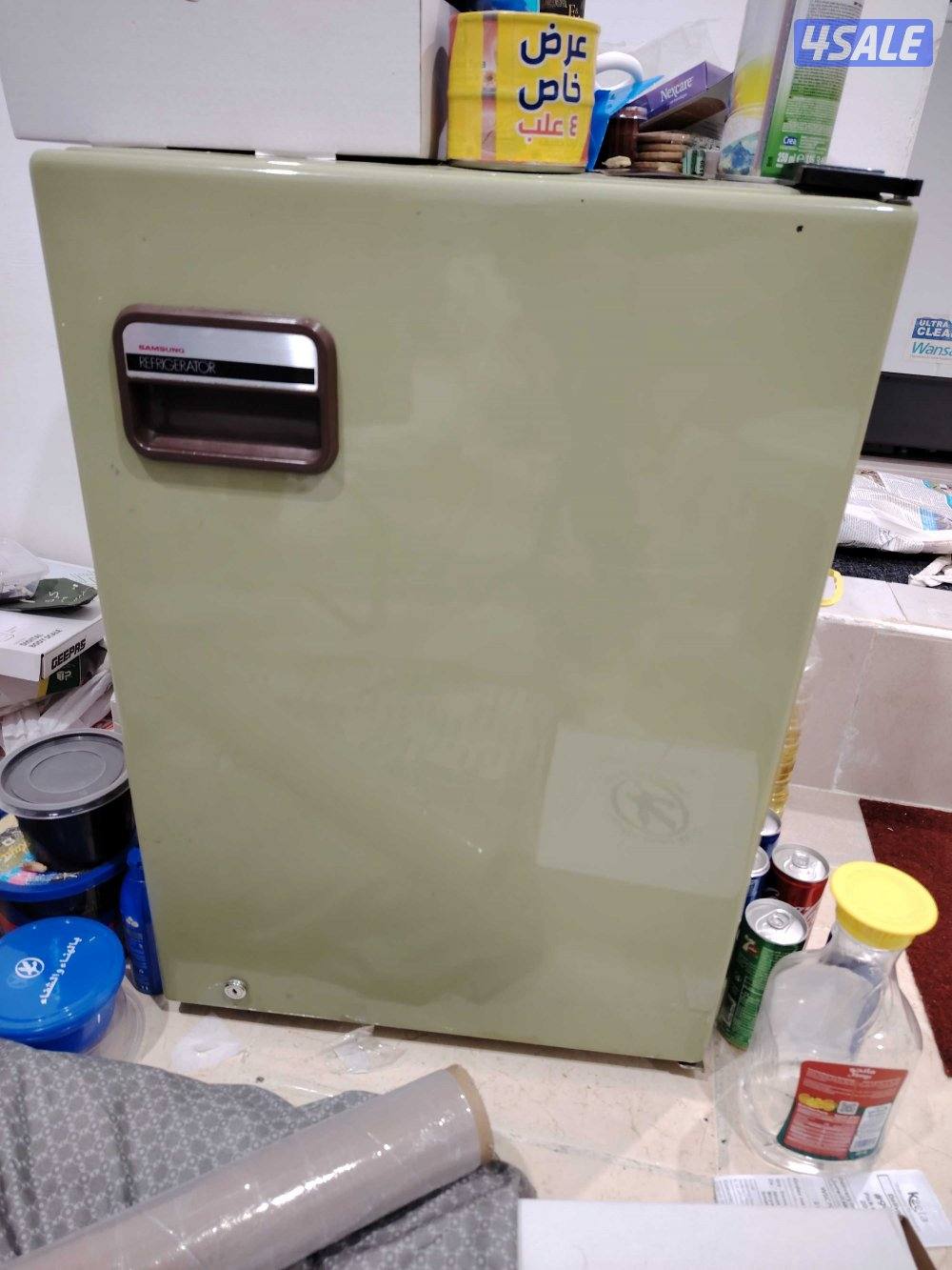 Refrigerator, washing machine and table0