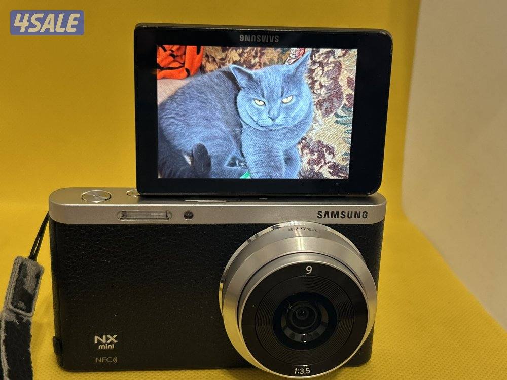 من اجمل كاميرات صور لها داخل مع اغراضها كامله0