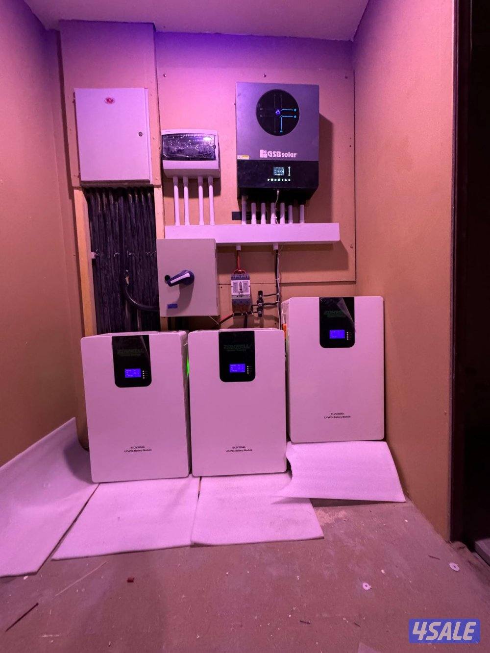 توريد وتركيب كافة مستلزمات تشغيل الكهرباء عن طريق الطاقه الشمسيه في ال12