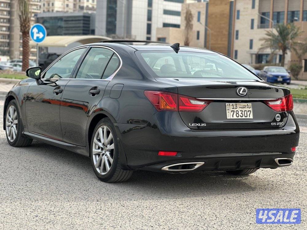 للبيع لكزس GS250 ماشي ١٩٠ الف كيلو2
