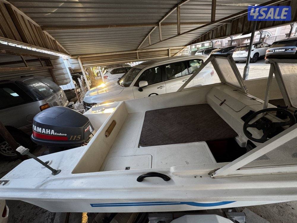 للبيع طراد 18 قدم القرف 2004 ماكينة 115 اندرو موديل2004تحتاج سيرفس فقط2