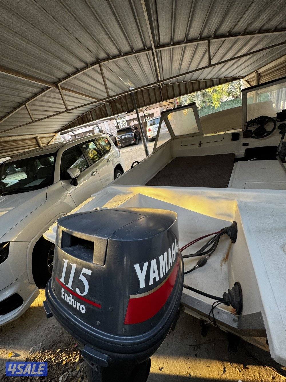 للبيع طراد 18 قدم القرف 2004 ماكينة 115 اندرو موديل2004تحتاج سيرفس فقط3