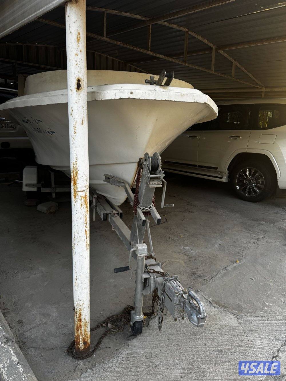 للبيع طراد 18 قدم القرف 2004 ماكينة 115 اندرو موديل2004تحتاج سيرفس فقط5