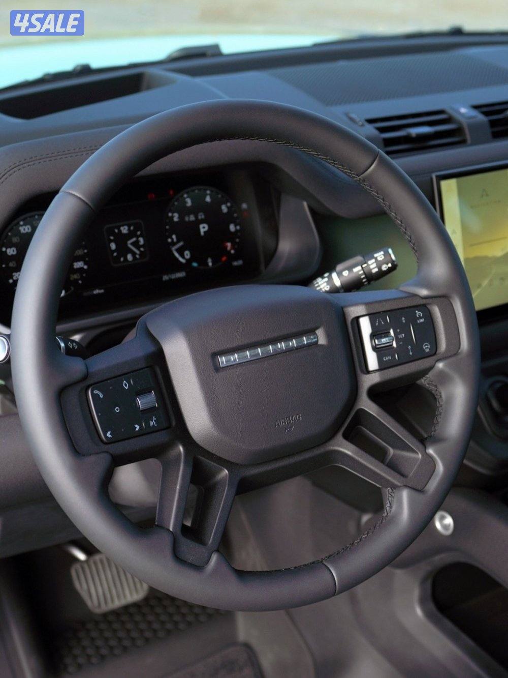 ديفندر 2023 اصفار جديد غير مستخدم7