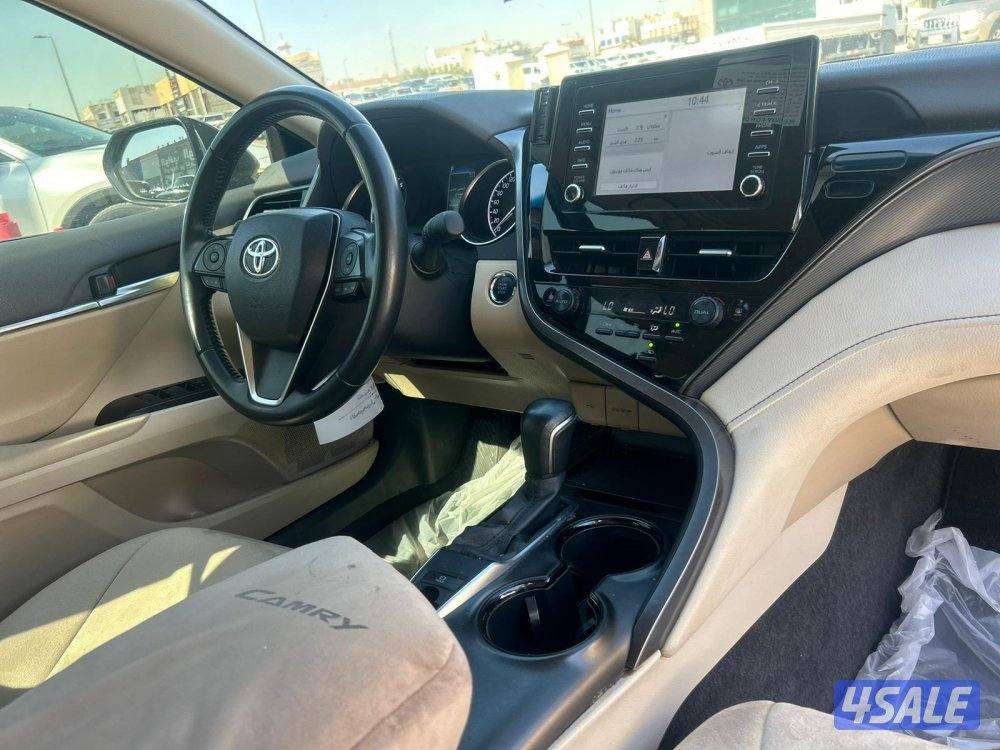 تويوتا  كامرى V4 -GLE موديل 2024 ماشى 81.000 k.m وارد الساير7