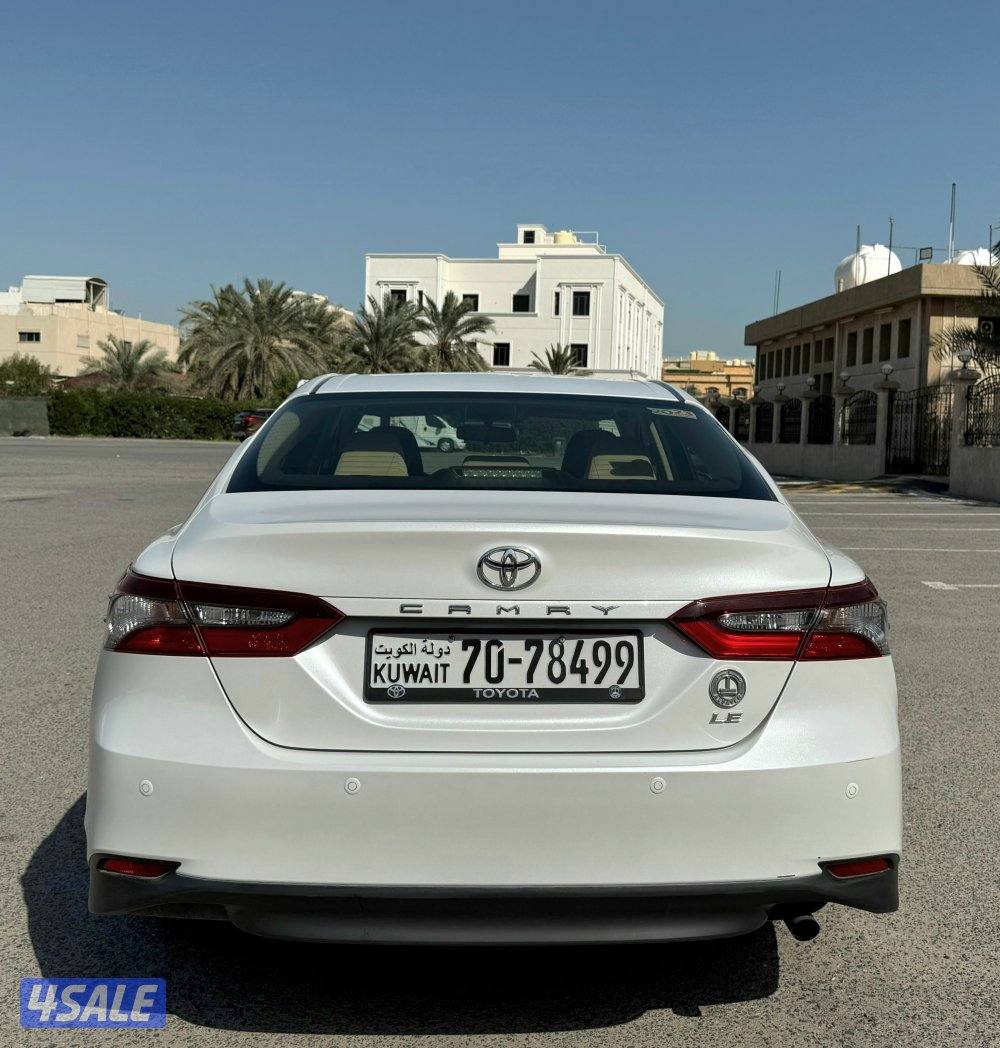 بحالة الوكالة تويوتا كامري LE الساير 2023 ماشي 21 الف فقط صبغ الوكالة7