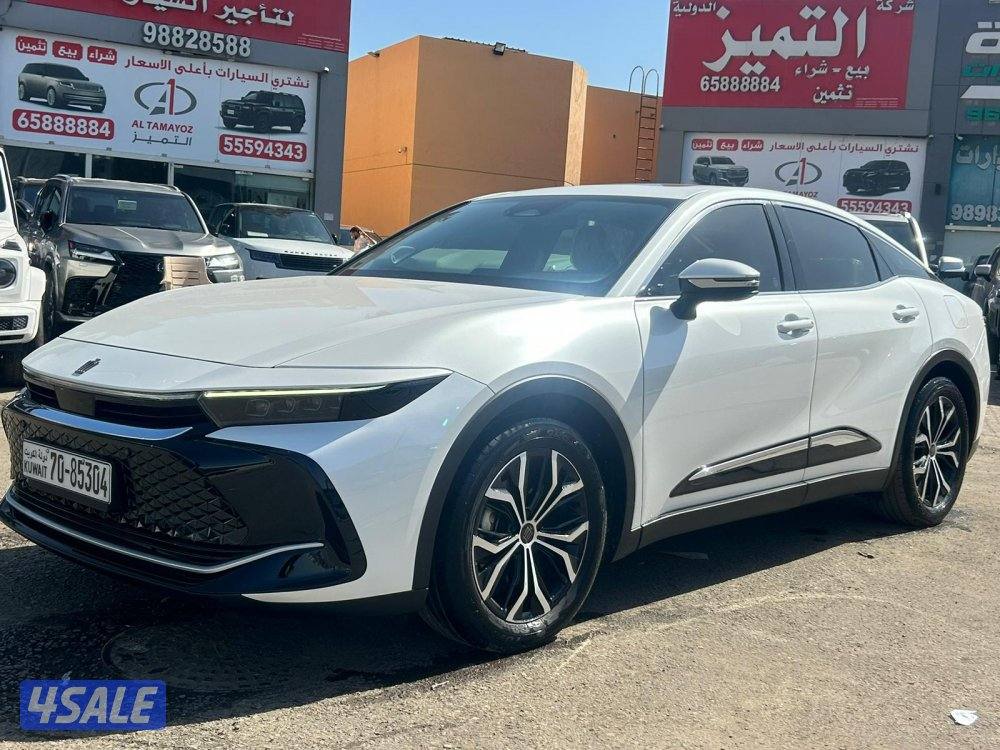 تويوتا CROWN هايبرد موديل 2023 ماشى 15.000 k.m  وارد الساير .0