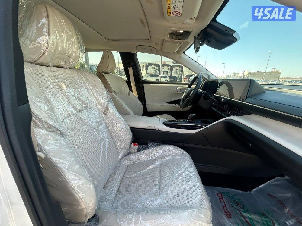 تويوتا CROWN هايبرد موديل 2023 ماشى 15.000 k.m  وارد الساير .5