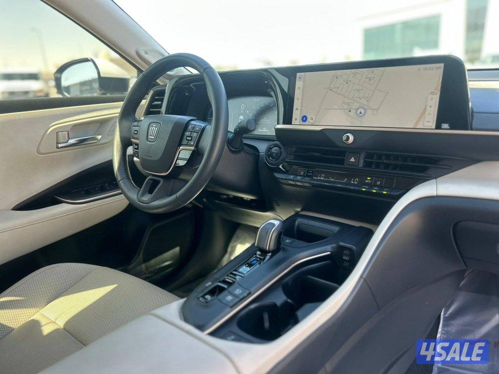 تويوتا CROWN هايبرد موديل 2023 ماشى 15.000 k.m  وارد الساير .7