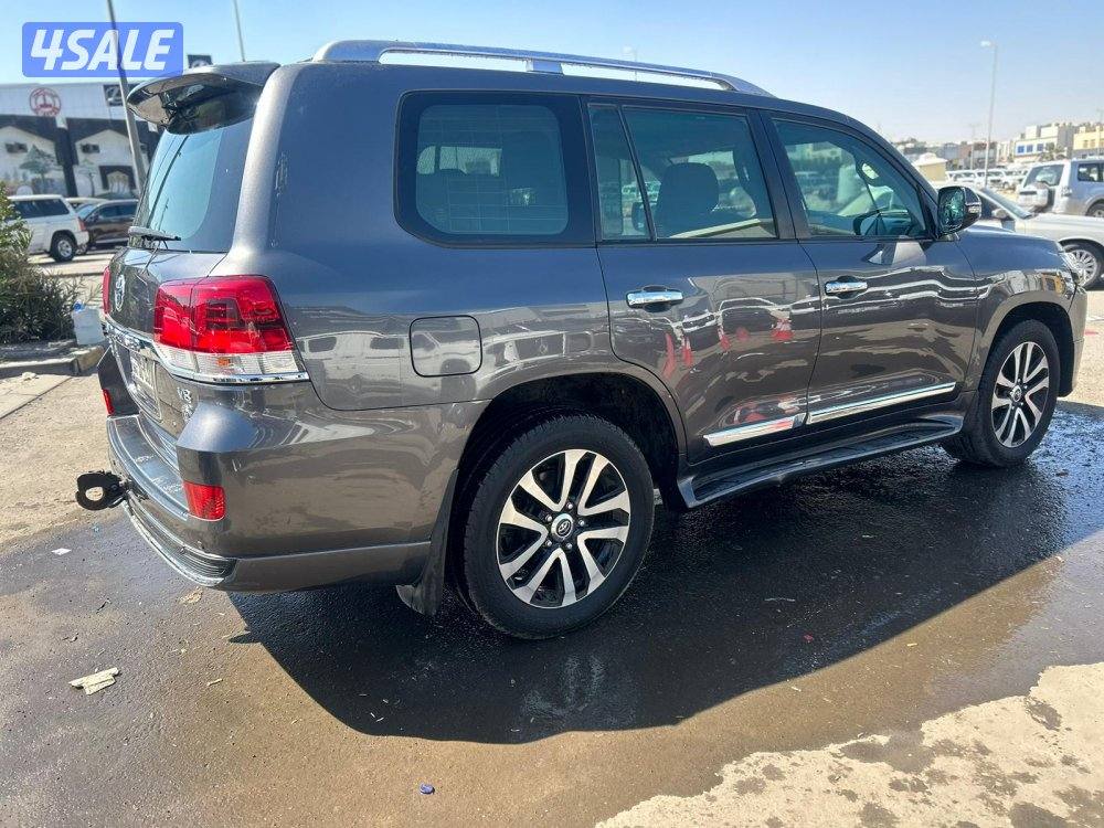 لاند كروزر GX.R-قراند تورينق .V8 موديل 2019 ماشى 423.000 k.m3