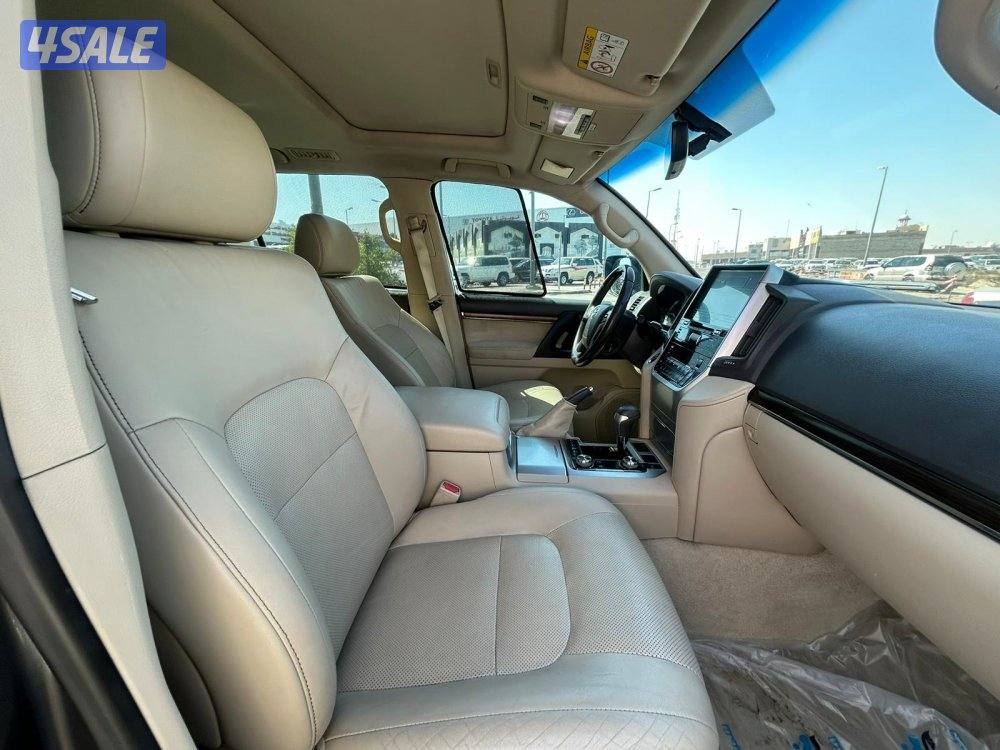 لاند كروزر GX.R-قراند تورينق .V8 موديل 2019 ماشى 423.000 k.m5