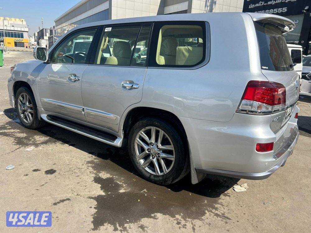 لكزس LX570 درجة ثانيه  موديل 2013 ماشى 393.000 k.m  وارد الساير3