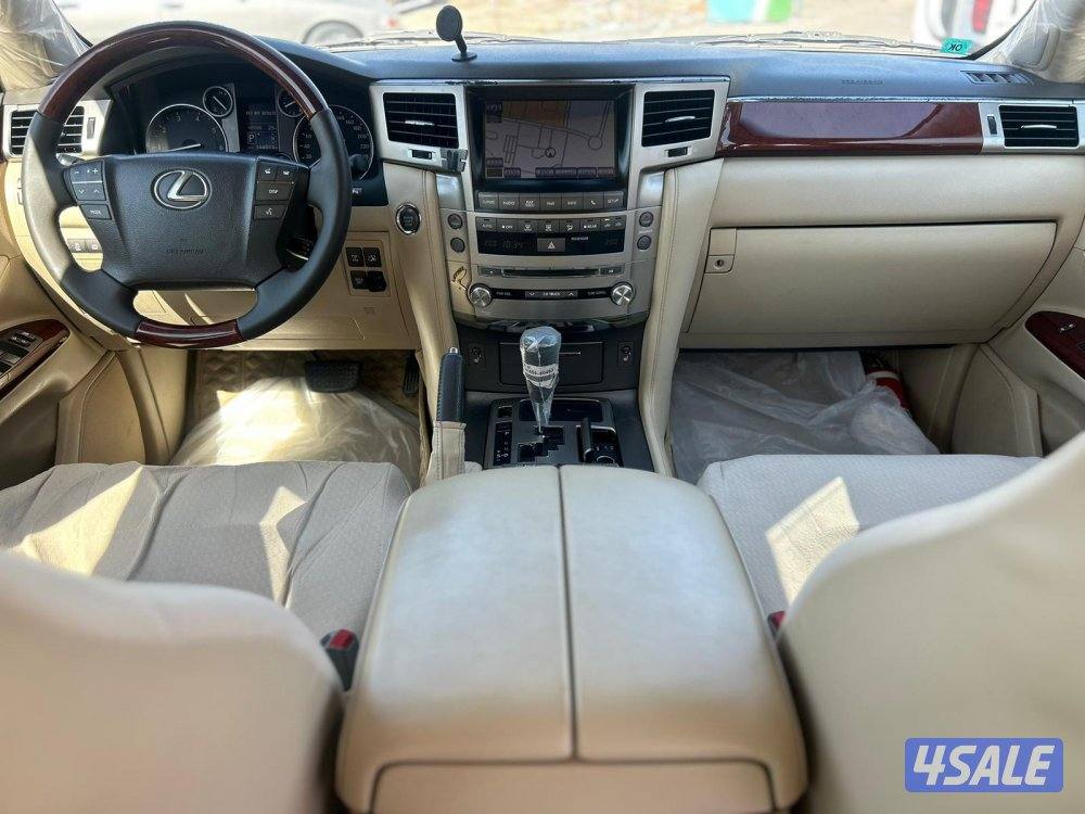 لكزس LX570 درجة ثانيه  موديل 2013 ماشى 393.000 k.m  وارد الساير6