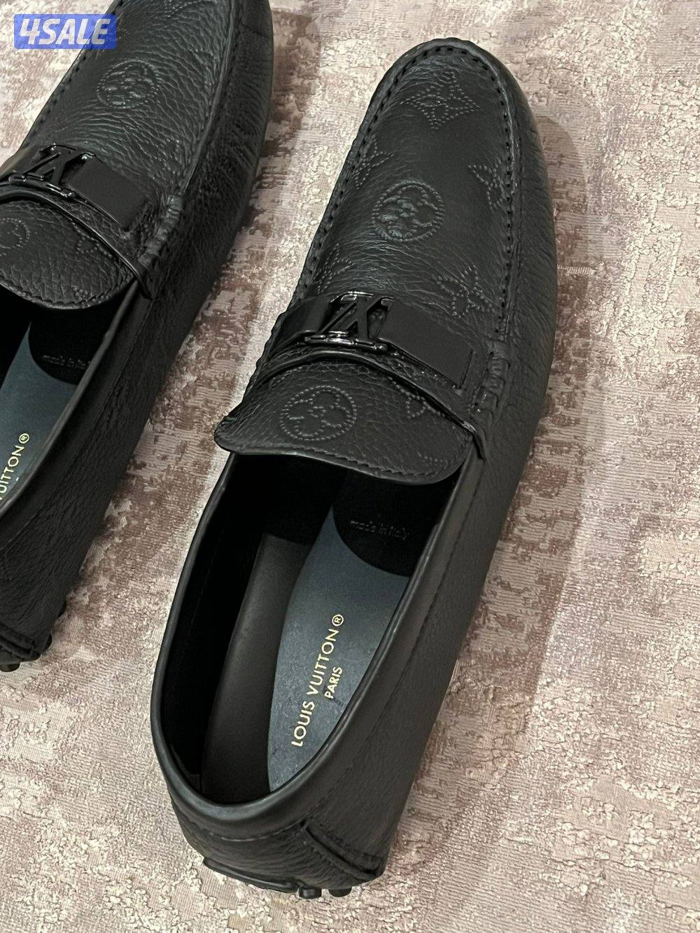 للبيع ٣ جواتي lv اصليه مقاس ٤٥1