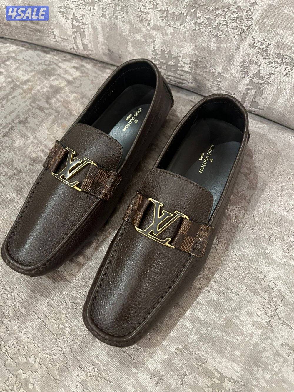 للبيع ٣ جواتي lv اصليه مقاس ٤٥4