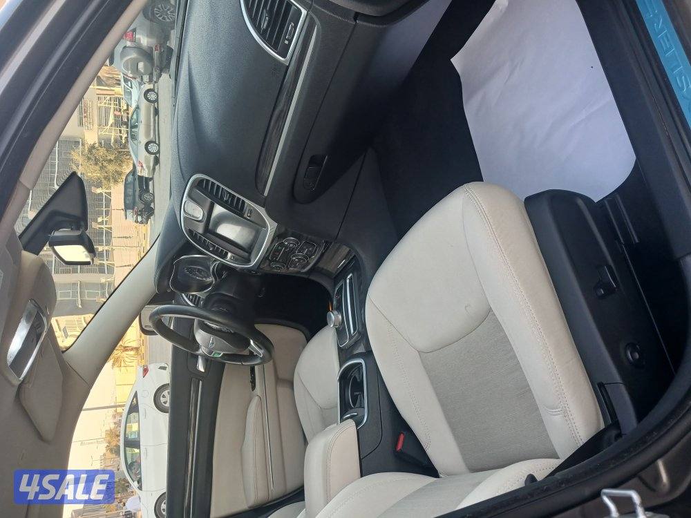 كرايزلر C300 موديل 2019 بهبهاني8