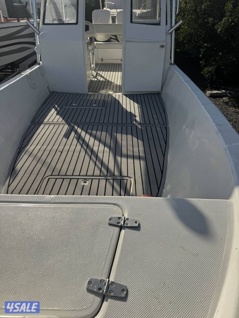 للبيع الختال  27 قدم موديل 2021 نظيف جذاً علي 200/200 ياماها عكس ستاندر8