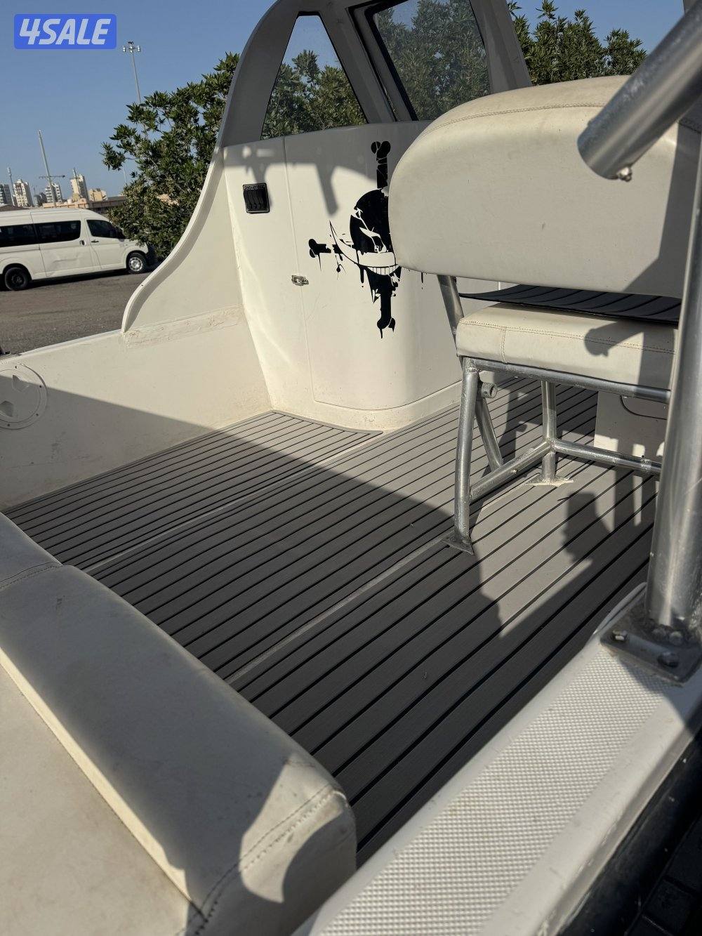 للبيع الختال  27 قدم موديل 2021 نظيف جذاً علي 200/200 ياماها عكس ستاندر10