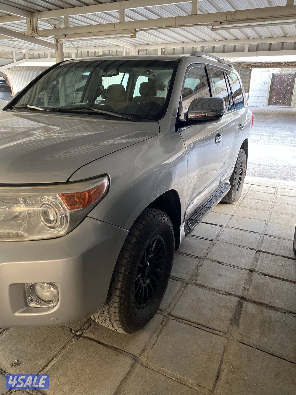 لاند كروزر مديل 2012 الموتر نظيف جدا2