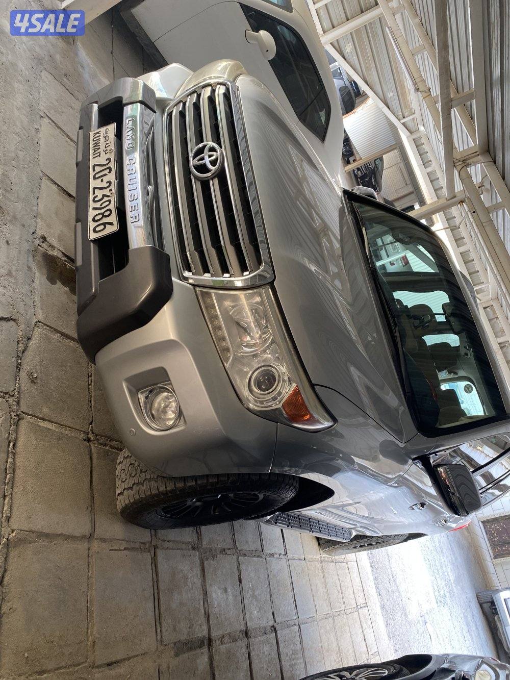 لاند كروزر مديل 2012 الموتر نظيف جدا3