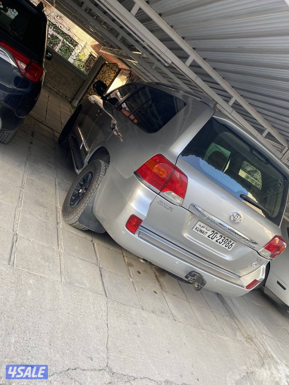 لاند كروزر مديل 2012 الموتر نظيف جدا5